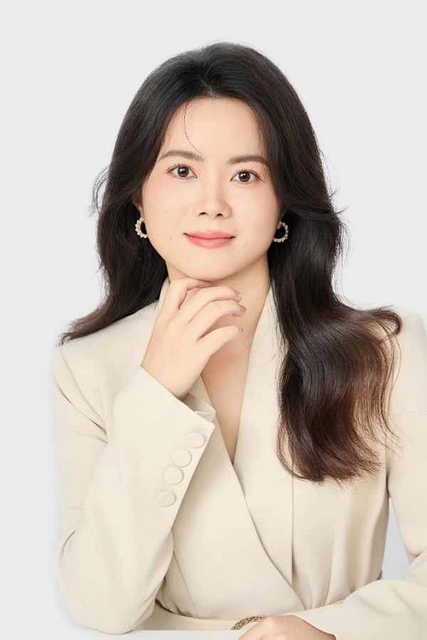 Claire Huang